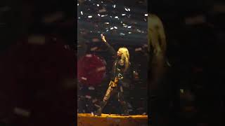 Throwback Avril Lavigne Singing Complicated Live [upl. by Perceval]