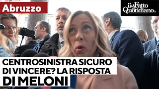 Elezioni Abruzzo i giornalisti a Meloni quotCentrosinistra sicuro di vincerequot E lei risponde così [upl. by Selda]