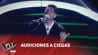 Alejandro Escobar  quotCielito lindoquot  Ana Gabriel  Audiciones a ciegas  La Voz Argentina 2018 [upl. by Niwdla]