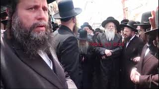 Kozmir And Modzitz Rebbes Saying Kaddish At Their Mothers Levaya [upl. by Asiluy141]