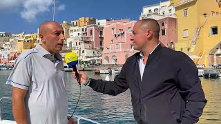 Il giro di consegna della corrispondenza a Procida [upl. by Enaile]