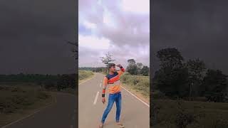 ମୁଁ ନିରବରେ ବାଟ ଚାଲୁଥିଲେNew Odia Romantic youtubeshorts folksong VIDEO j [upl. by Nnylyoj398]