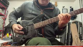 1976 Fender Musicmaster Bass  Black  Flatwound Strings [upl. by Fernandes]