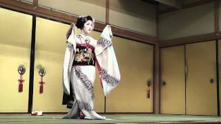 Dance of quotMaikoquot in Kyoto Japan [upl. by Telrahc]