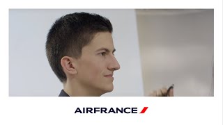 Thibault alternant Personnel service clients Air France en aéroport [upl. by Asiat]