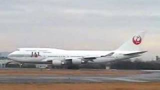 Extremely short takeoff JAL B747400 [upl. by Dunning]