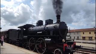 Treno storico in partenza dalla stazione di Romagnano Sesia NO [upl. by Ycnalc598]