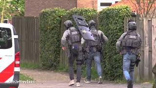 Arrestatie door Dienst Speciale Interventies DSI bij gijzeling in Emmeloord [upl. by Ainslee]