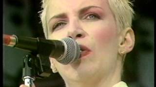 Eurythmics  Sweet Dreams Live 1988 [upl. by Turner]