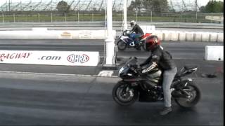 GSXR 600 vs GSXR 1000 Drag Race [upl. by Alded]