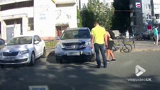 Cyclist and motorist get into angry fight  Viral Video UK [upl. by Keifer]