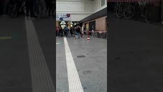 Fahrradversteigerung Chemnitz Hbf Auktion Verkauf stehen gelassener Fahrräder am Bahnhof [upl. by Elocel]