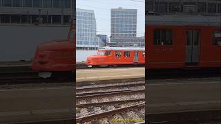 Historischer SBB Roter Pfeil kommt beim Hauptbahnhof Zürich an [upl. by Fe476]