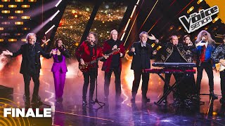 I Pooh cantano con i concorrenti alla Finale di The Voice Senior 4 [upl. by Nnyliak524]