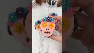 Floral skull cupcakes🌸💀 cupcakes cakedbyrach wiltoncakes skulls diademuertos cakeart shorts [upl. by Skinner683]