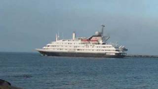 Cruise Ship on Lake Superior at quotHoughton Breakersquot [upl. by Artkele]