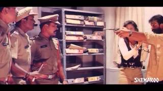 Anaganaga Oka Roju Movie Scenes  Urmila escaping from the police station  J D Chakravarthy Brahmi [upl. by Allemap459]