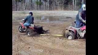 Honda Big Red 250es vs 1987 honda fourtrax 350 4x4 [upl. by Anavrin]