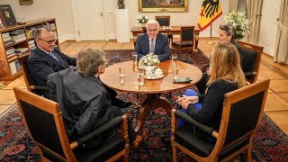 AmpelAus Bundespräsident Steinmeier stimmt Zeitplan für Neuwahlen zu [upl. by Anawot]