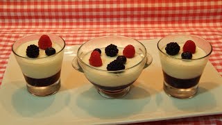 Receta de panna cotta con coulis de frutos rojos [upl. by Dita]