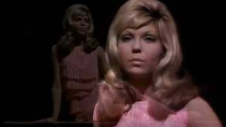 Nancy Sinatra  Bang Bang My Baby Shoot Me Down subs español [upl. by Notsgnal]