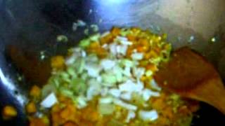 How To Cook Garlic Yellow Bell Pepper Fried Rice  how to cook thai rice [upl. by Oisorbma826]