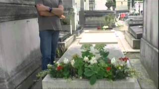 Tombe dYves Mourousi au cimetière de Montparnasse [upl. by Rairb]