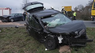 Unfall auf der B214 bei Groß Lessen Person eingeklemmt [upl. by Hilar]