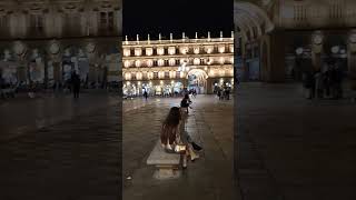 Sábado noche en la Plaza Mayor de Salamanca ❤️✨️ [upl. by Lhamaj]