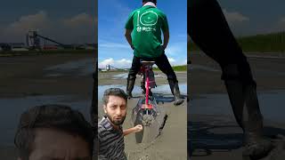 এই গাড়িটা কাদা দিয়ে চলে shorts shortvideo youtubeshorts [upl. by Ainehs]