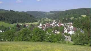 Flug über Lenzkirch im Hochschwarzwald [upl. by Ellevehs]