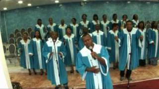 Chorale Espérance  Dieu est là [upl. by Hebner]