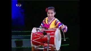 Chotte Janggo quotMy Country is the Bestquot Kim Yu Chong DPRK Music [upl. by Gusti]