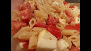 Ricetta veloce Pasta fredda alla crudaiola e mozzarella [upl. by Tower]