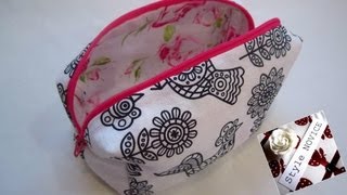 Step by Step Sewing DIY Make Up Bag [upl. by Melicent]