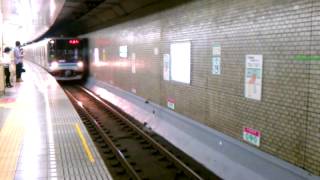 千代田線北千住を通過する埼玉高速鉄道車The Saitama Railway car which passes through Chiyoda Line Kitasenju [upl. by Adanama]