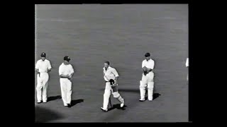 DONALD BRADMAN 103 AUSTRALIA v ENGLAND 2nd TEST MATCH DAY 3 MELBOURNE JANUARY 2 1933 [upl. by Ardnuasal]