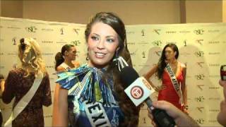 Miss Universe 2009 Bahamas  Alex Medela cuestiona a las Misses sobre Confucio [upl. by Akerahs222]