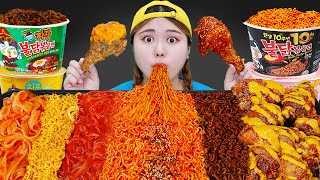 Mukbang Fire Spicy Noodles 직접 만든 6가지맛 불닭볶음면 amp 굽네 맵단짠칩킨 먹방 CHICKEN EATING SOUND  HIU 하이유 [upl. by Alduino]