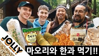 Traditional Maori try traditional Korean Snacks [upl. by Edholm]