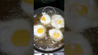 Huevos estrellados para el desayuno alerecetasdecomida [upl. by Enerehs]