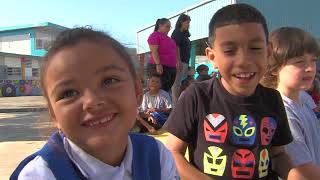 Comunidad escolar celebra el logro de iniciar las clases [upl. by Salb111]