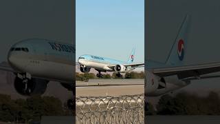 Korean Air 005 Heavy B77W arrives at Las Vegas LAS  HL8216  planespotting [upl. by Aimat]