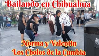 Norma y Valentin los cholos de la cumbia bailando con los pachucos en la plaza de armas de Chihuahua [upl. by Girvin]