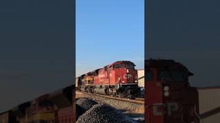 SD70ACu amp SD70ACe DUO On a unionpacific Grainer spokane grain [upl. by Vaclav]