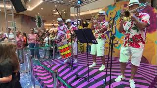 Banda de Carnaval Shopping Anália Franco Tindolelê Xuxa [upl. by Nivrek530]