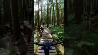 This Northshore woodwork on Pipeline almost get my friend 🚵‍♂️🌲🇨🇦 mtb enduromtb canada [upl. by Lamprey858]