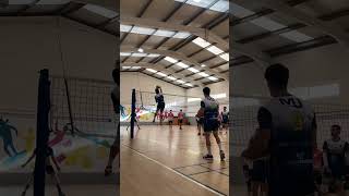 Podrías DEFENDER este REMATE🔥🥵 beachvolleyball volleyball voleibol haikyuu shorts voleybol [upl. by Yaras]