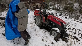 Solis 26 ile gübre taşıma esnasında tarlada battık solis26 4x4tractor çiftçi tarım [upl. by Shiau]