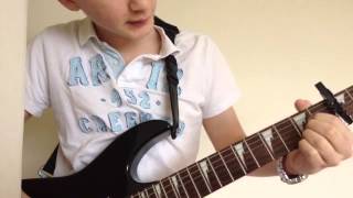 Installer et jouer avec un capodastre  Apprendre la guitare [upl. by Elwina631]